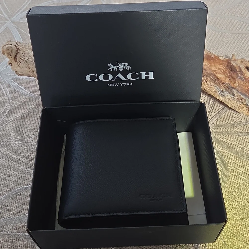 Coach 3-In-1 Black Bi-fold Men's Wallet!